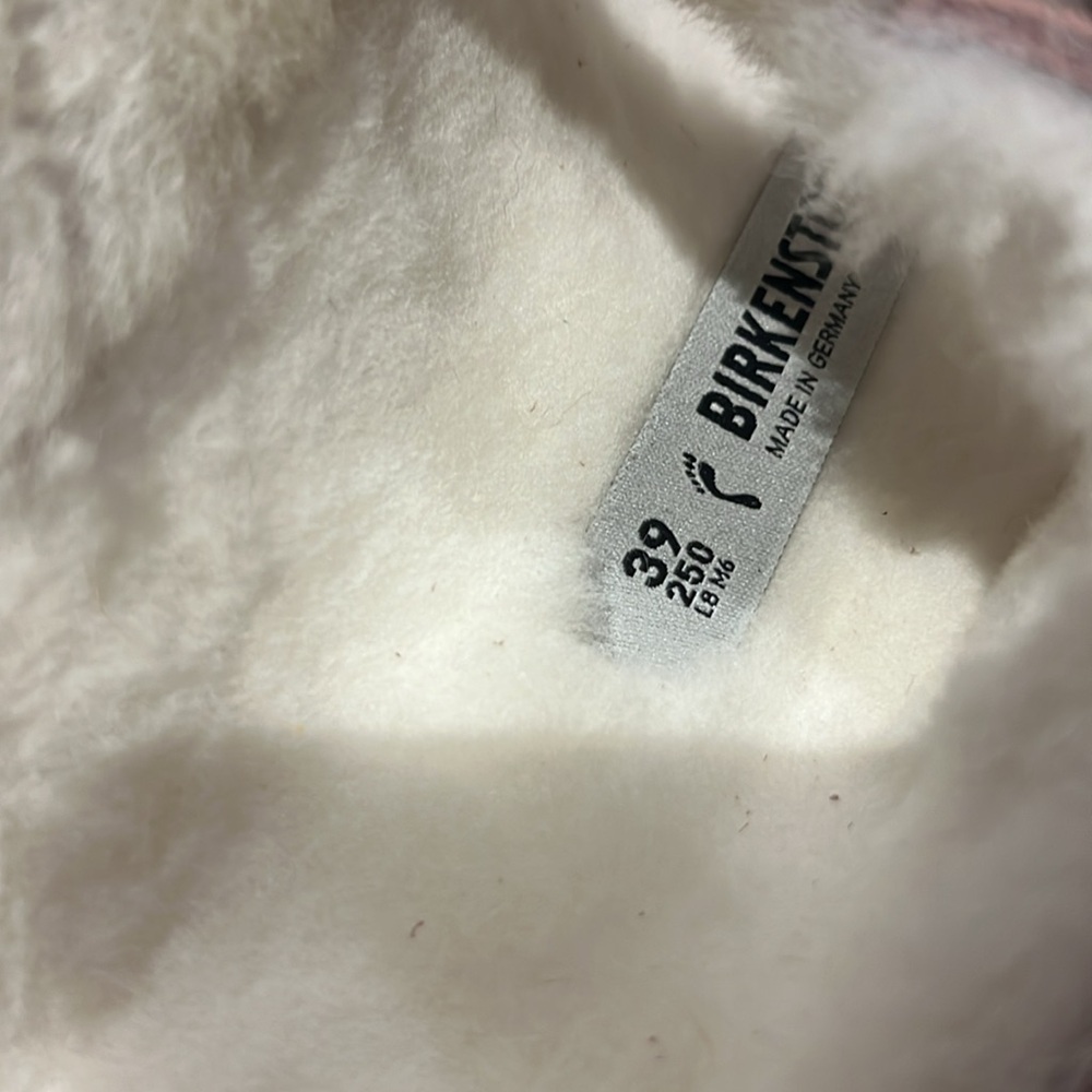 NWT Arizona Sherpa Birkenstocks - Picture 4 of 5